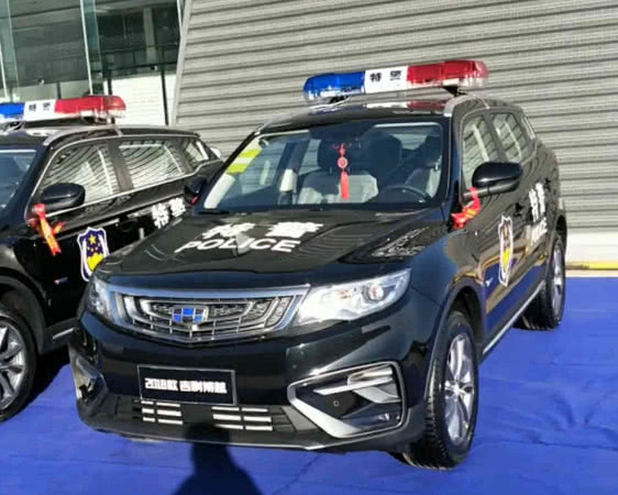 大量吉利博越被采购成警车一看喷绘涂装超有范