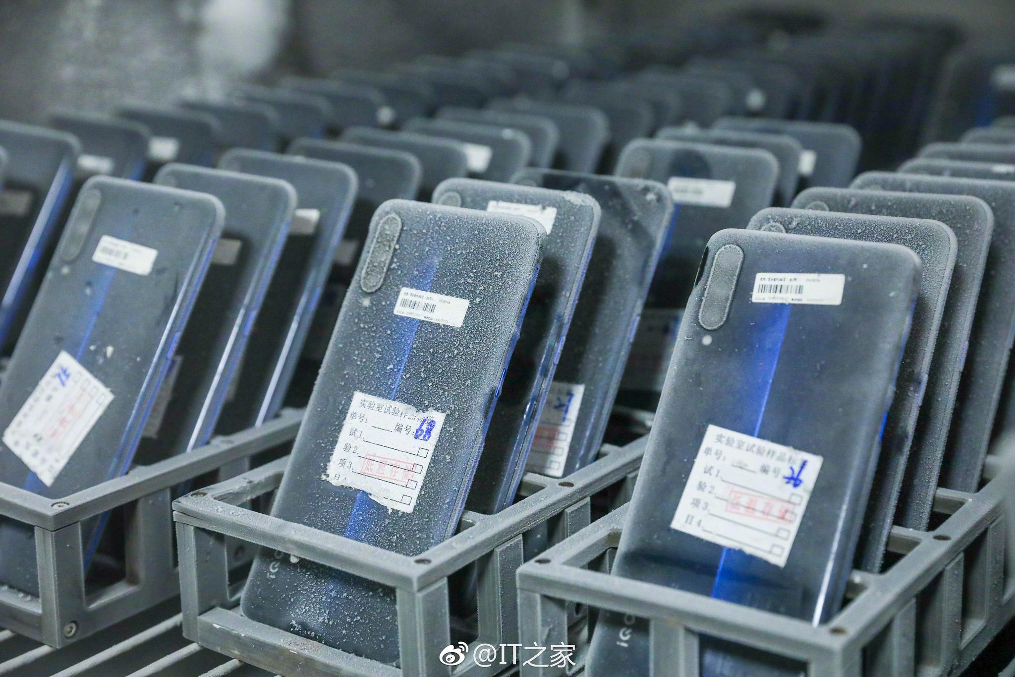 这是vivo在东莞工厂用于手机耐用性测试的Q3实