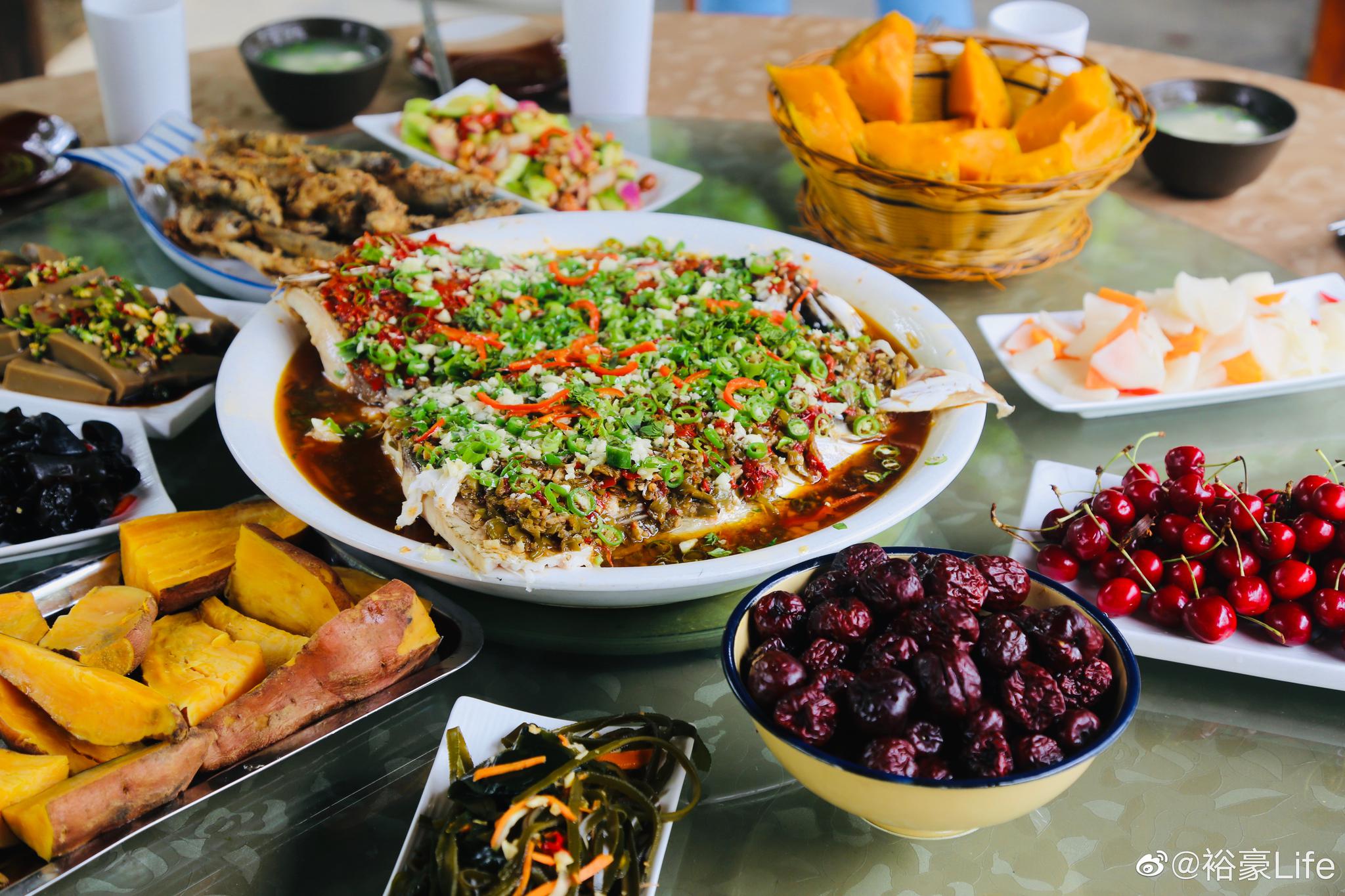 初遇卢氏全鱼宴,爱上豫西乡村十大碗