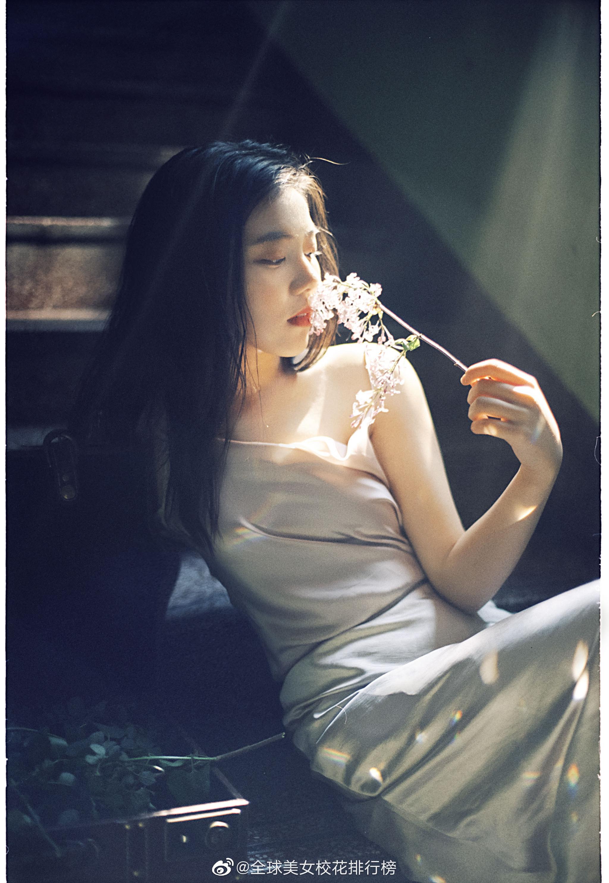 徐樱洛北京电影学院表演专业天蝎座身高165cm体重46kg喜欢唱歌