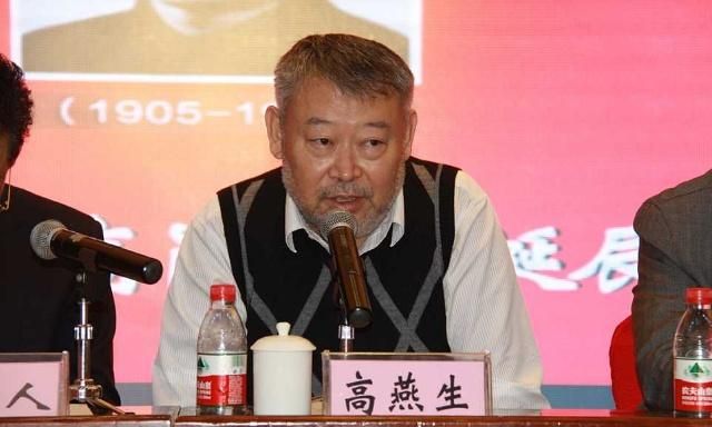 二儿子高轩如今已经去世,小儿子高燕生一直都在从事科研工作,退休后的