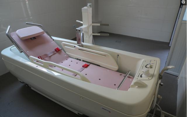 一个洗澡机就价值42万,这样的老年公寓你肯定没见过!