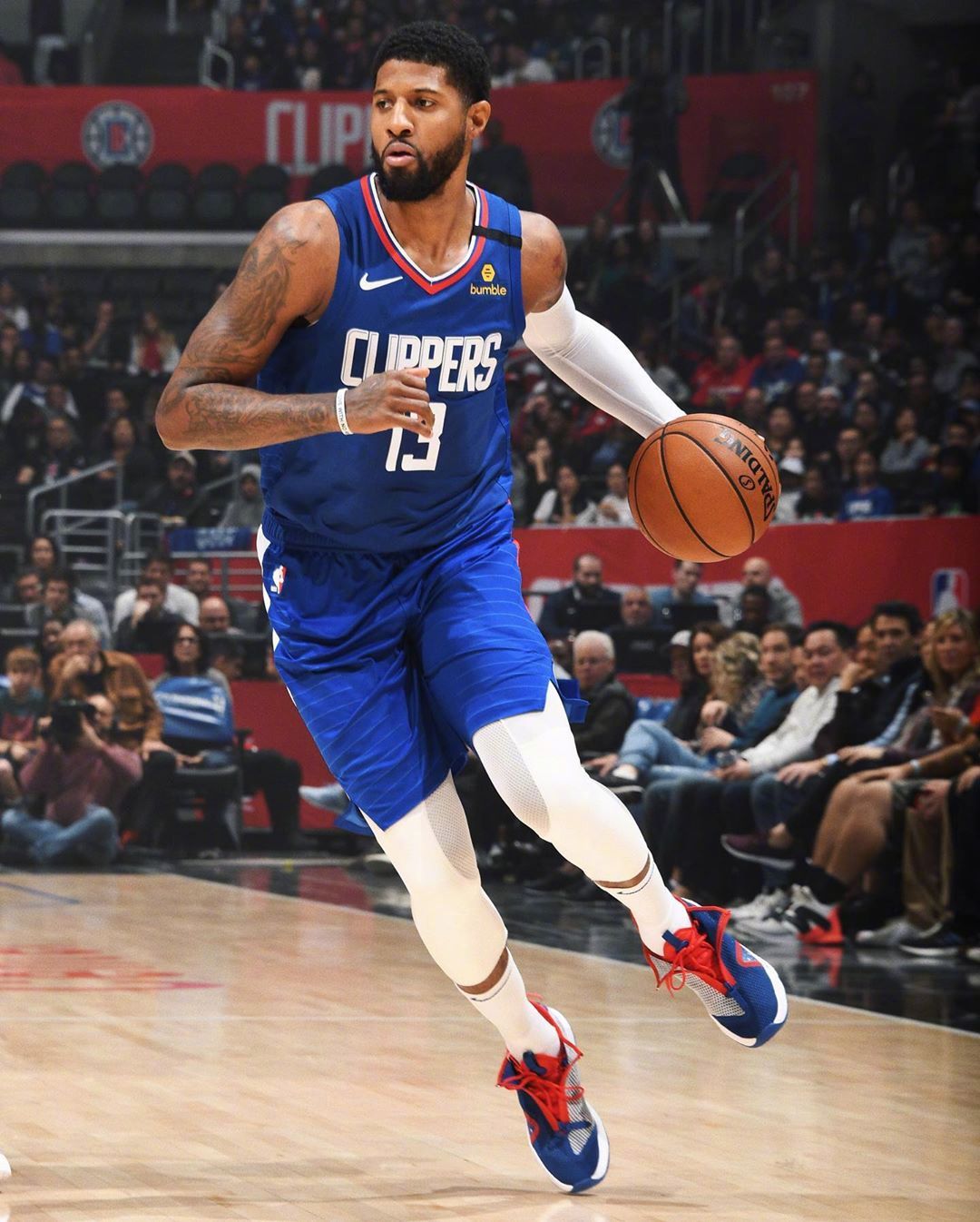 乔治今天上脚的新一代签名鞋nike pg 4 pe