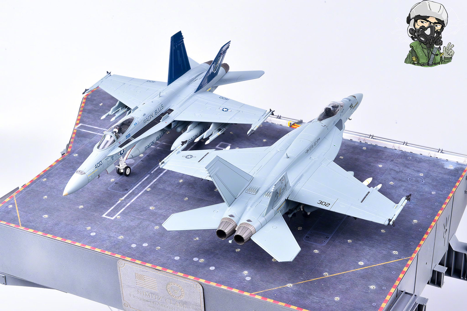 08机库最新出品的1/72 尼米兹级航空母舰3号升降机成品模型