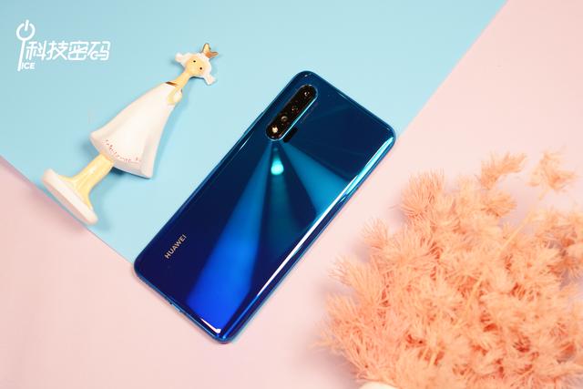 光影艺术匠心之作华为nova65g苏音蓝精美图赏