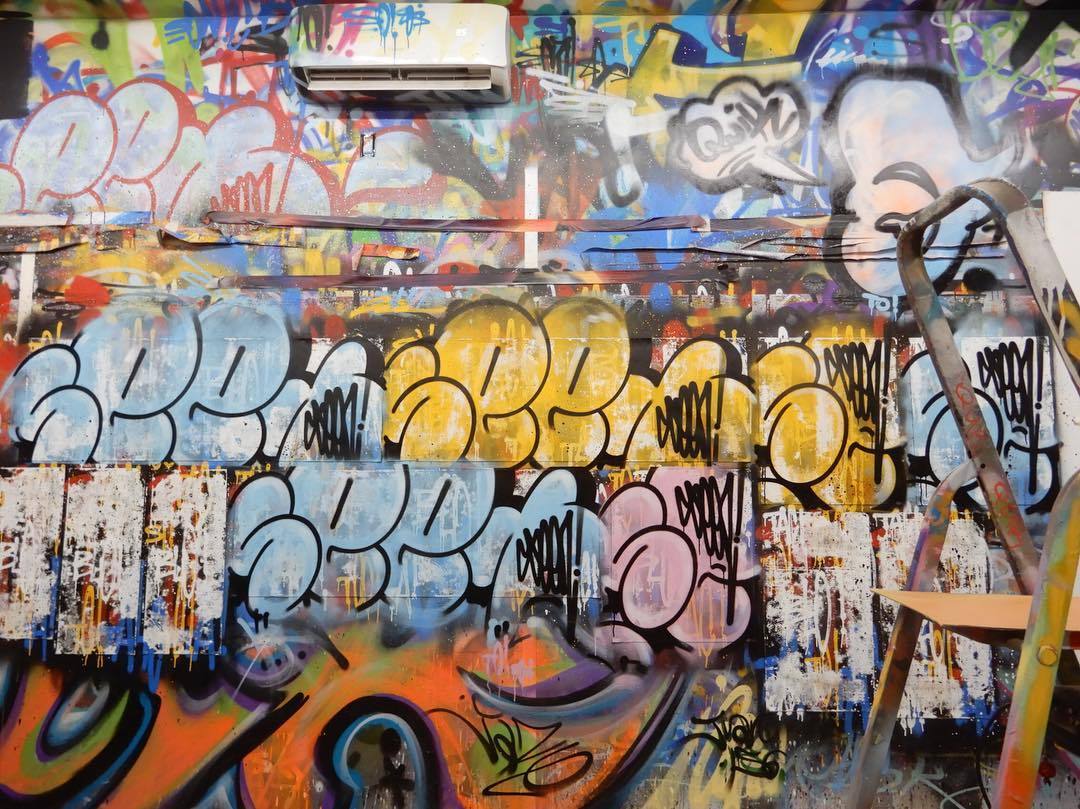 1973年,涂鸦狂人seen横空出世,开始在纽约市地铁车厢上涂鸦.他说