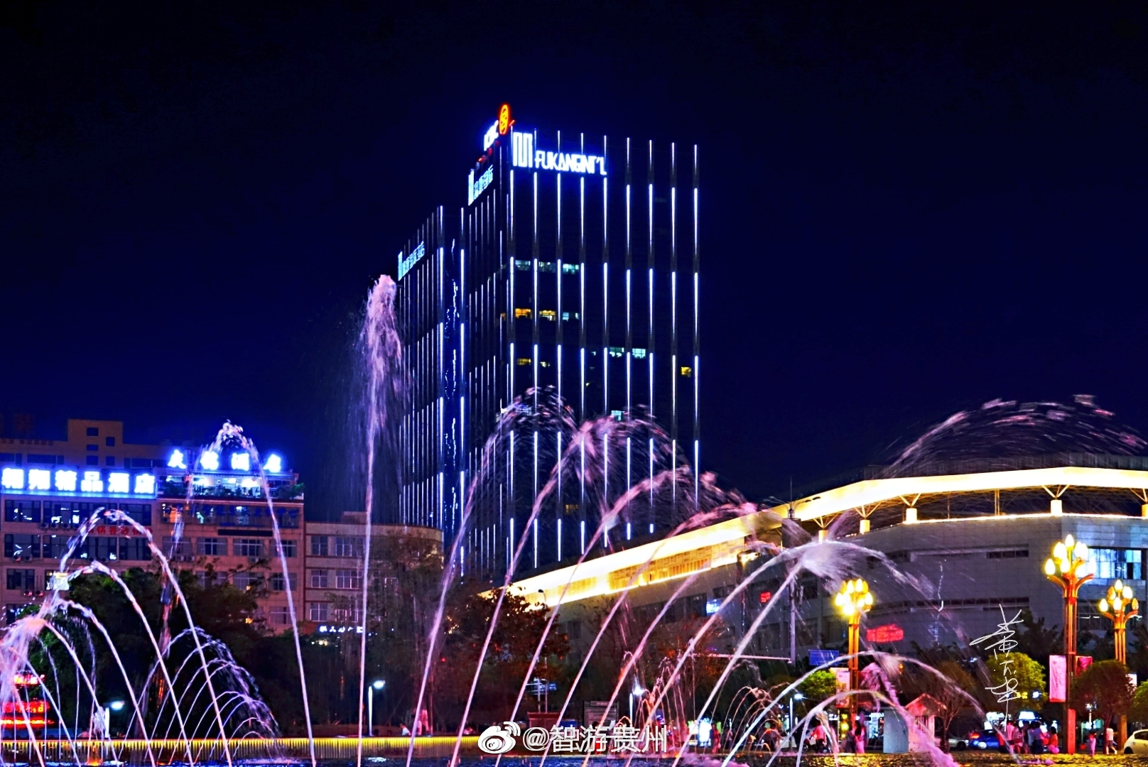 贵州旅游名城,醉美兴义夜色_新浪新闻