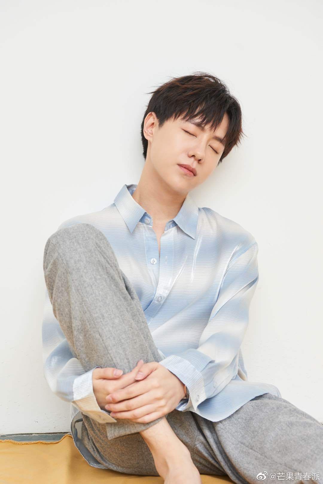 镜头前,他是精彩多面的青年演员;生活中,他是真诚待人的大男孩