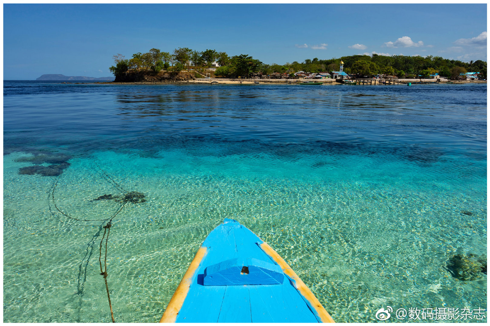 美娜多印度尼西亚北苏拉威西省首府位于苏拉威西岛北端