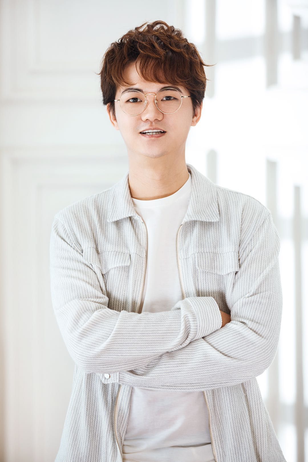 沙漠骆驼原唱展展施展今日发布声明与前经纪公司正式解约