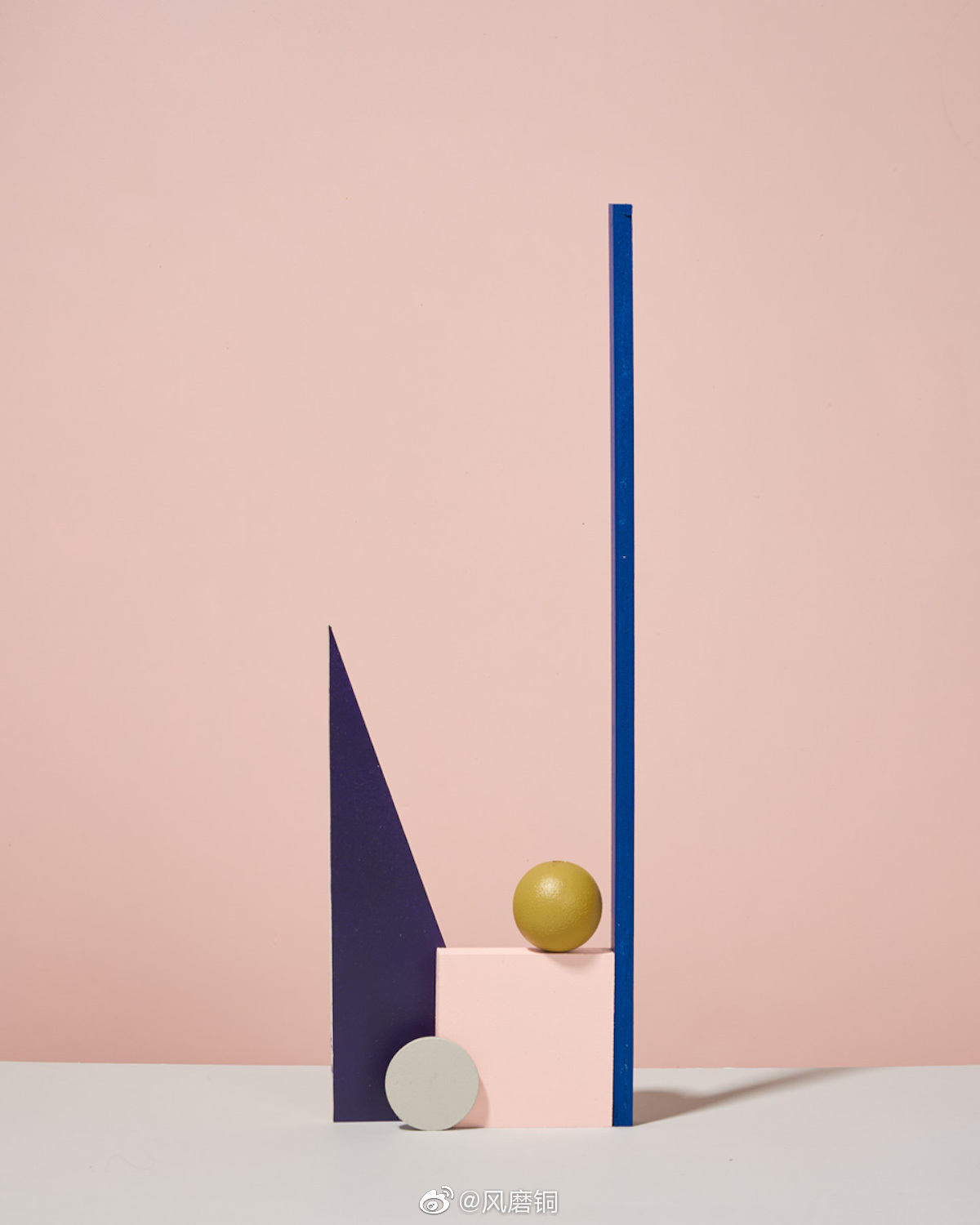 古怪的宇宙爱沙尼亚olgerkilumets创意工作室极简主义作品