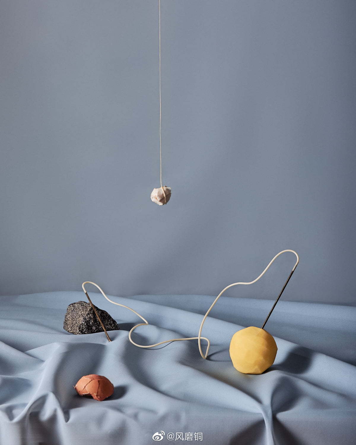 古怪的宇宙,爱沙尼亚olger kilumets创意工作室极简主义作品