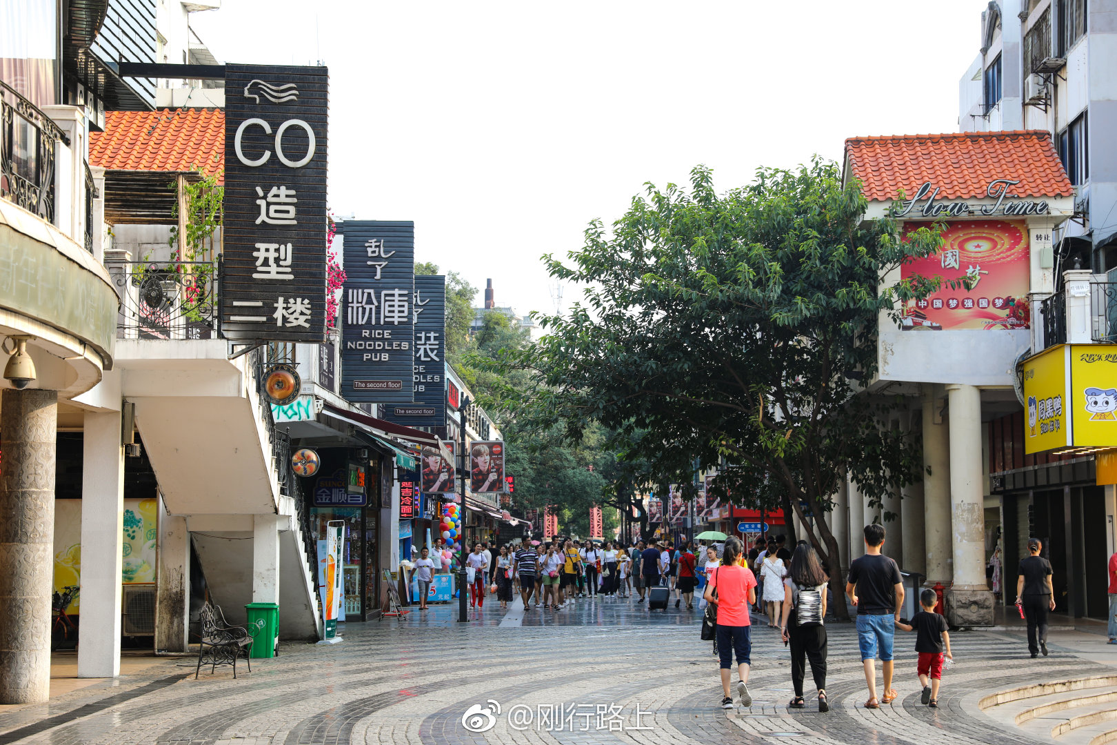 作为两江四湖象山景区中的象鼻山景点