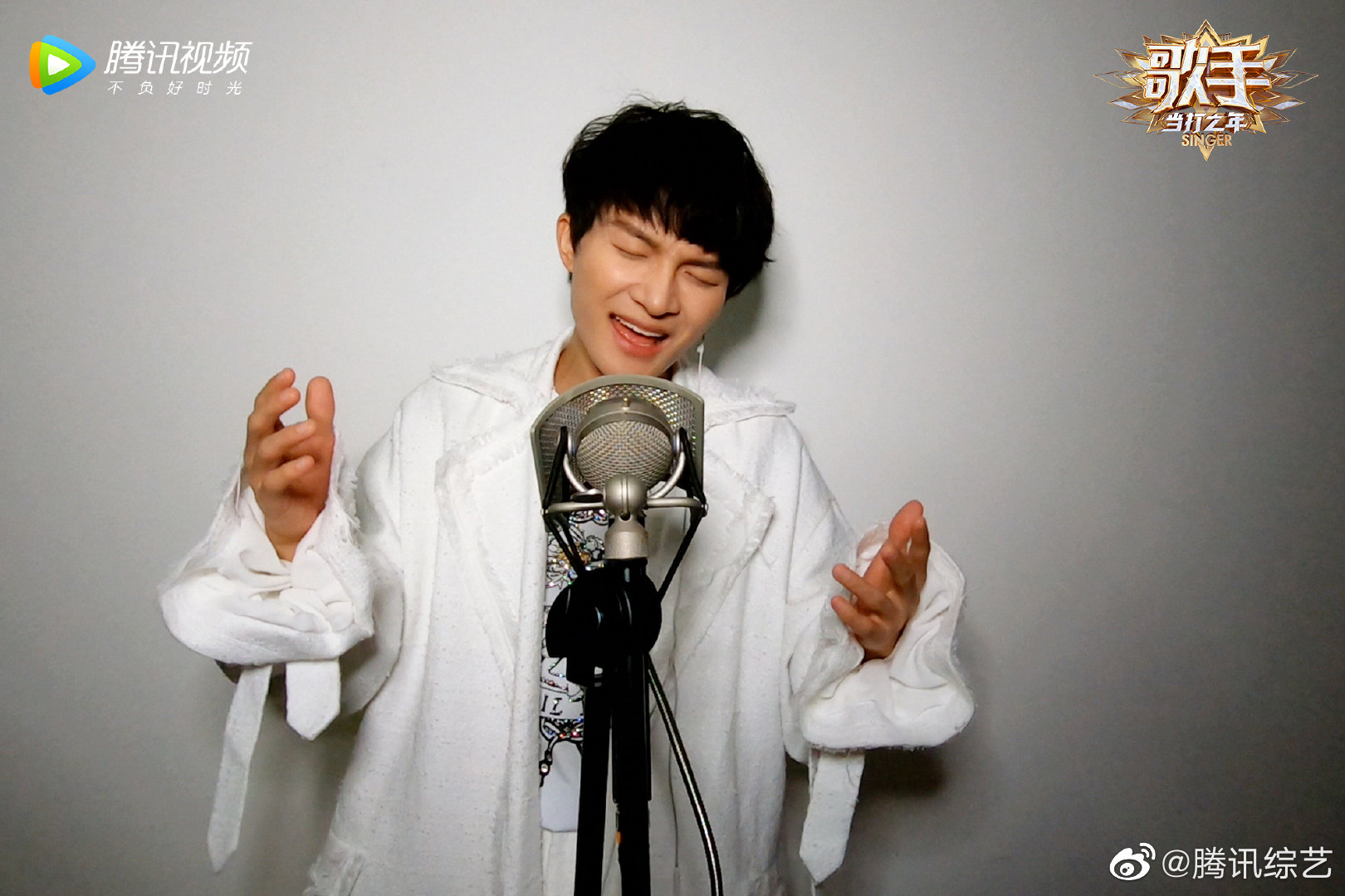 剧照来了!@卡布叻_周深 "背墙而战"的深深再次演绎神仙音