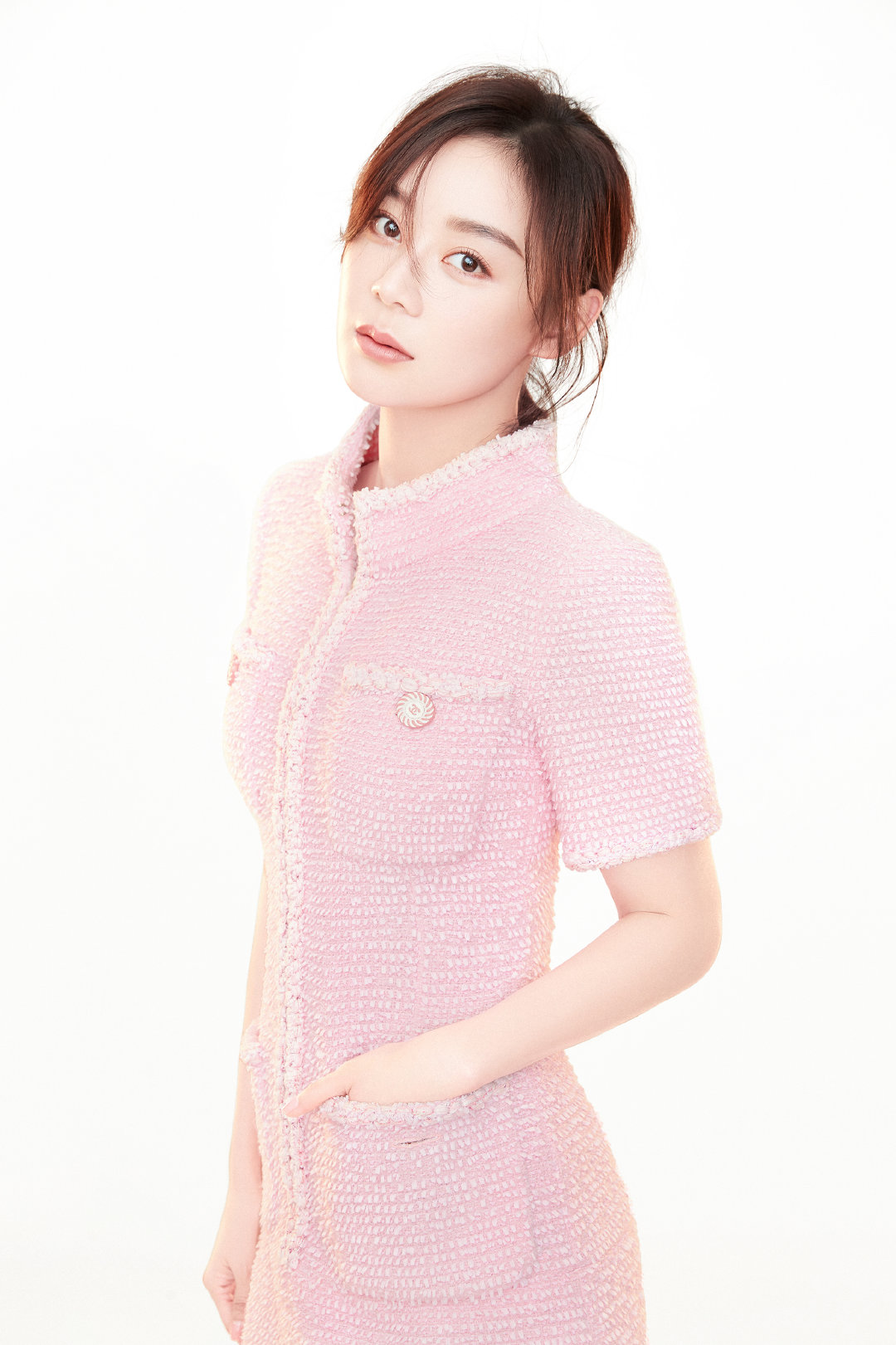 从《云巅之上》顽强的简兮,《煎饼侠》中执着追梦的杜潇潇,《疯岳撬