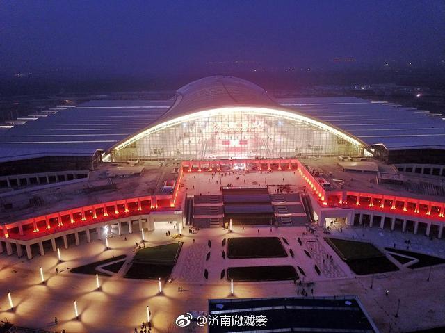 济青高铁惊艳亮相,济南东站夜景迷人