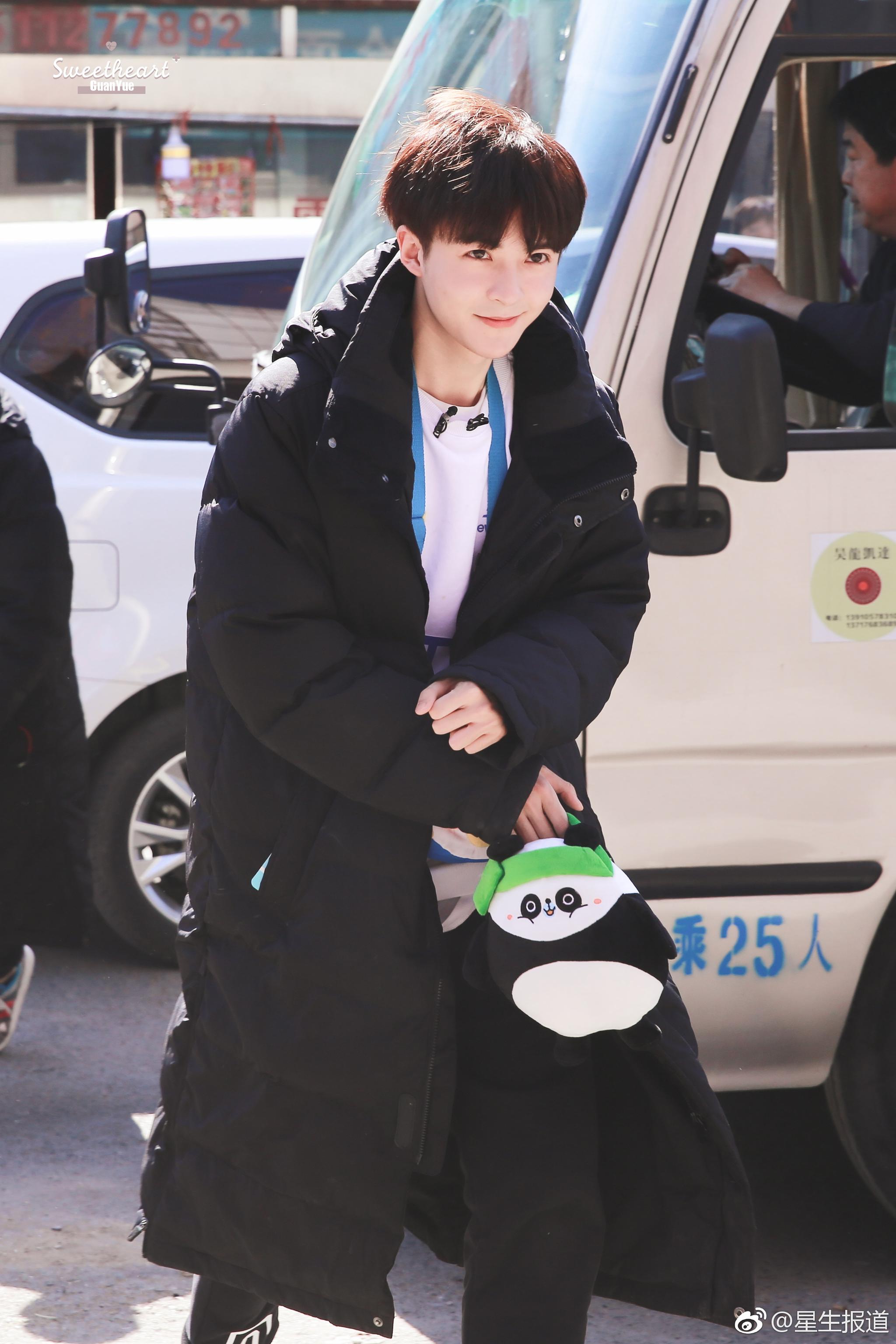 黑发素颜也能打,谁看了不说一句,青春有你了不起|黑发|素颜|李汶翰