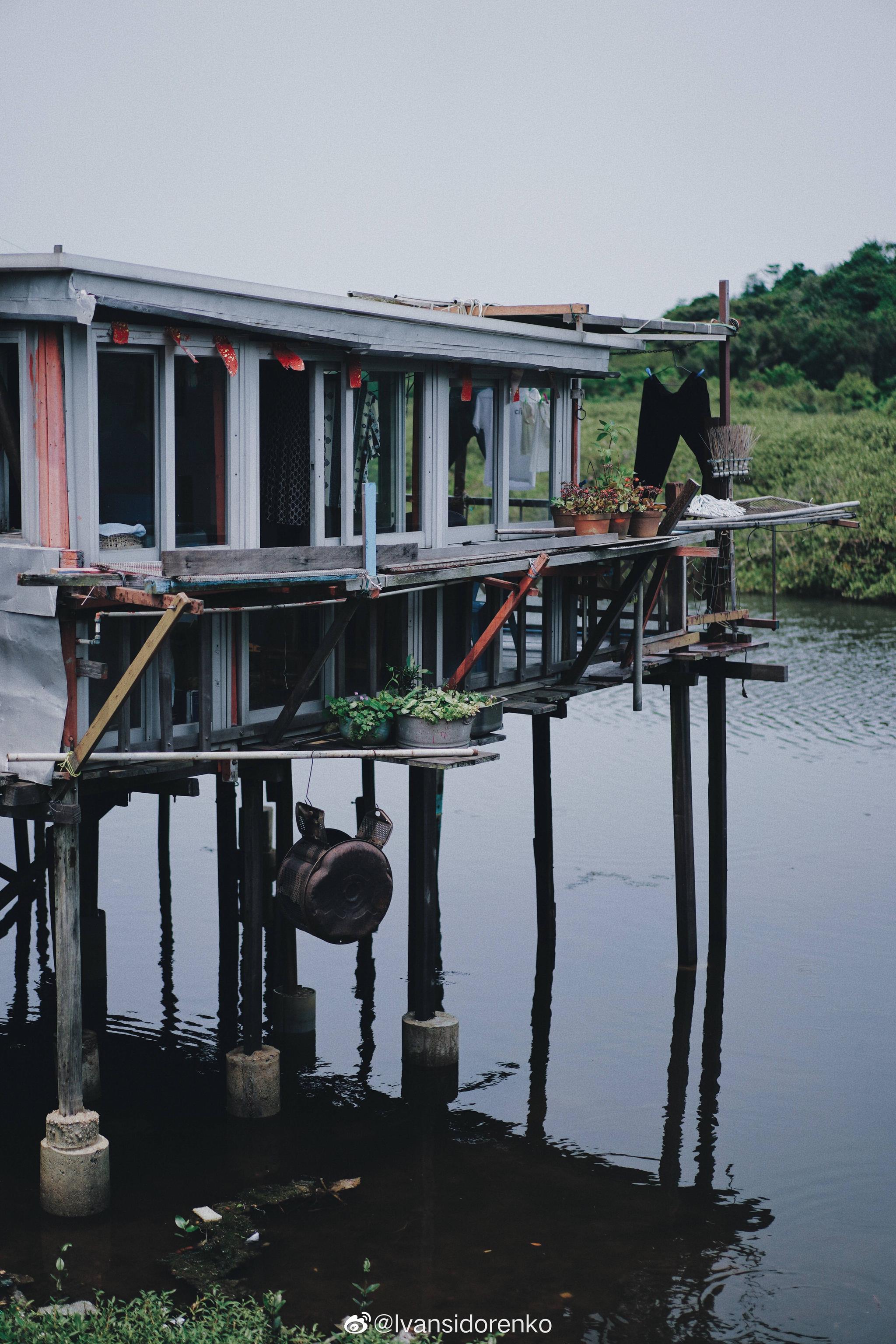 其实在香港的另一处隐藏着一个叫大澳的小渔村,安静闲适仿若世外桃源!