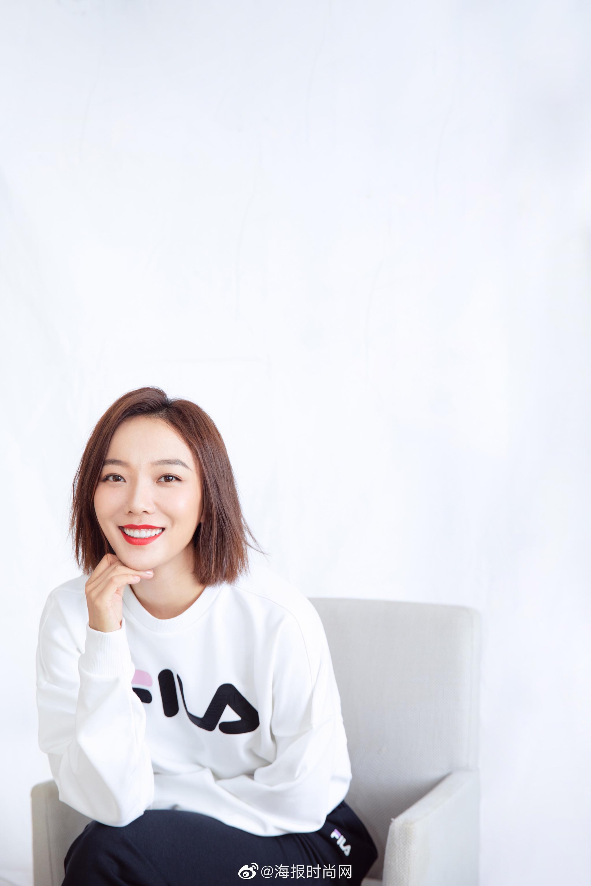 演员@王珞丹 昨天下午亮相某品牌的滑板潮流文化体验日活动