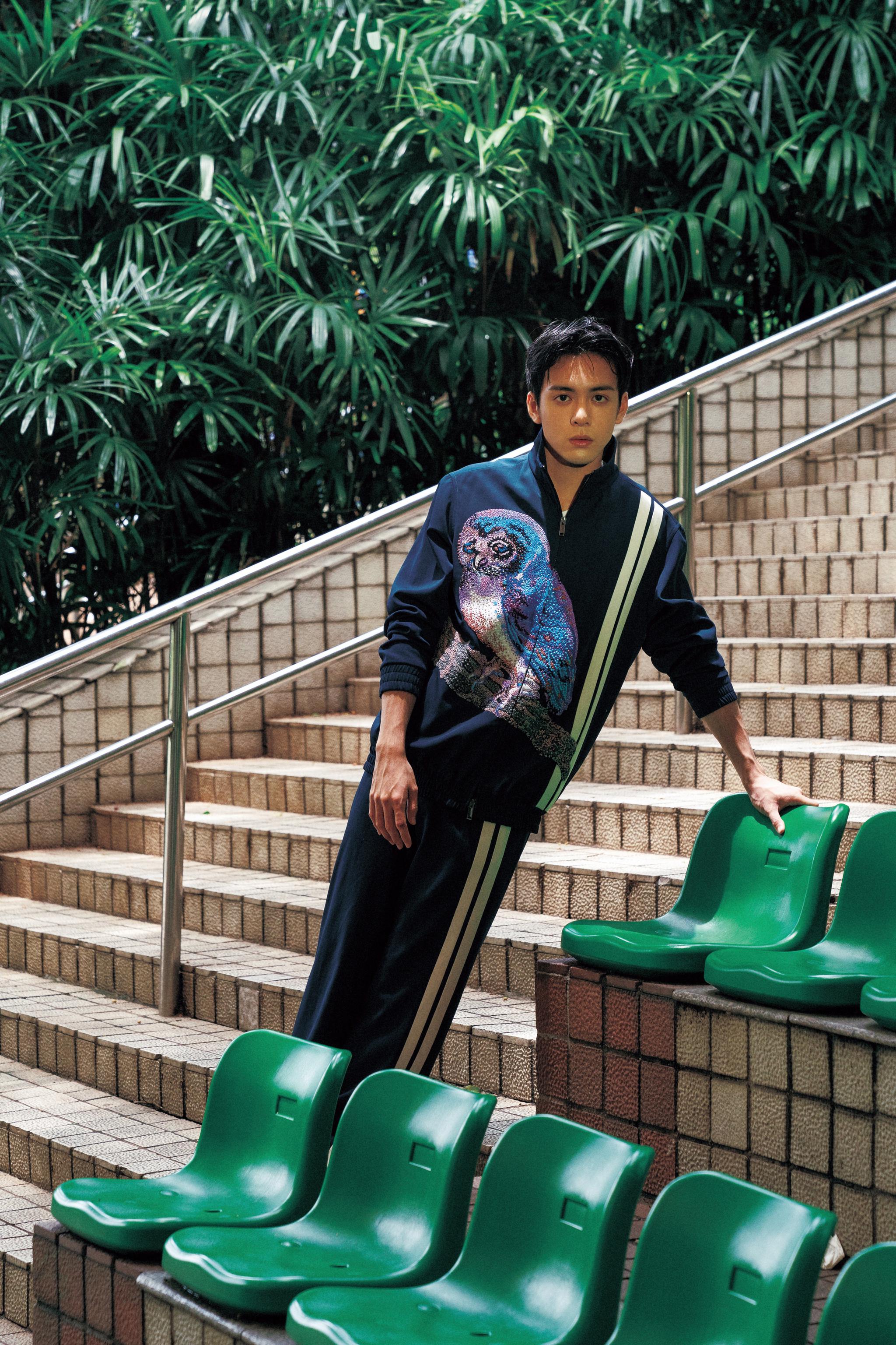 南国映画掌镜头之景 以观世界遇少年之乐 以暖人心