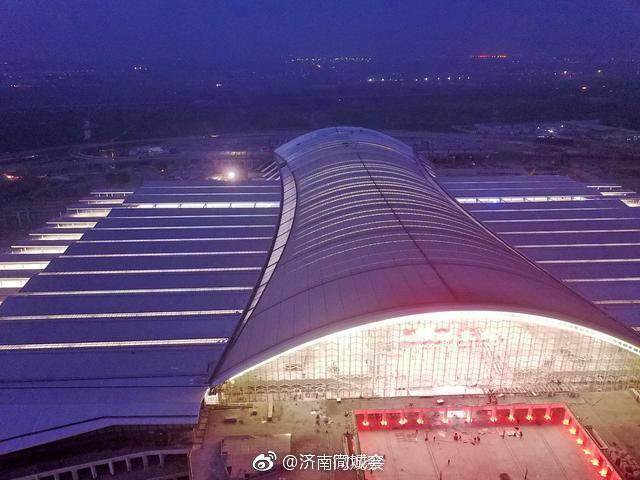 济青高铁惊艳亮相,济南东站夜景迷人