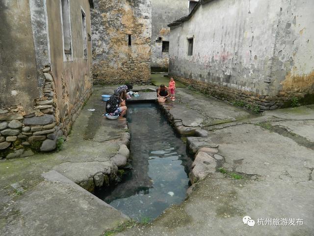 5 石阜村环溪村,地处桐庐县江南镇的最东面,坐落于三国文化的发祥地