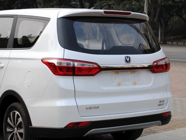 长安凌轩1.5t 6mt/at,七座家用mpv,6.79万起