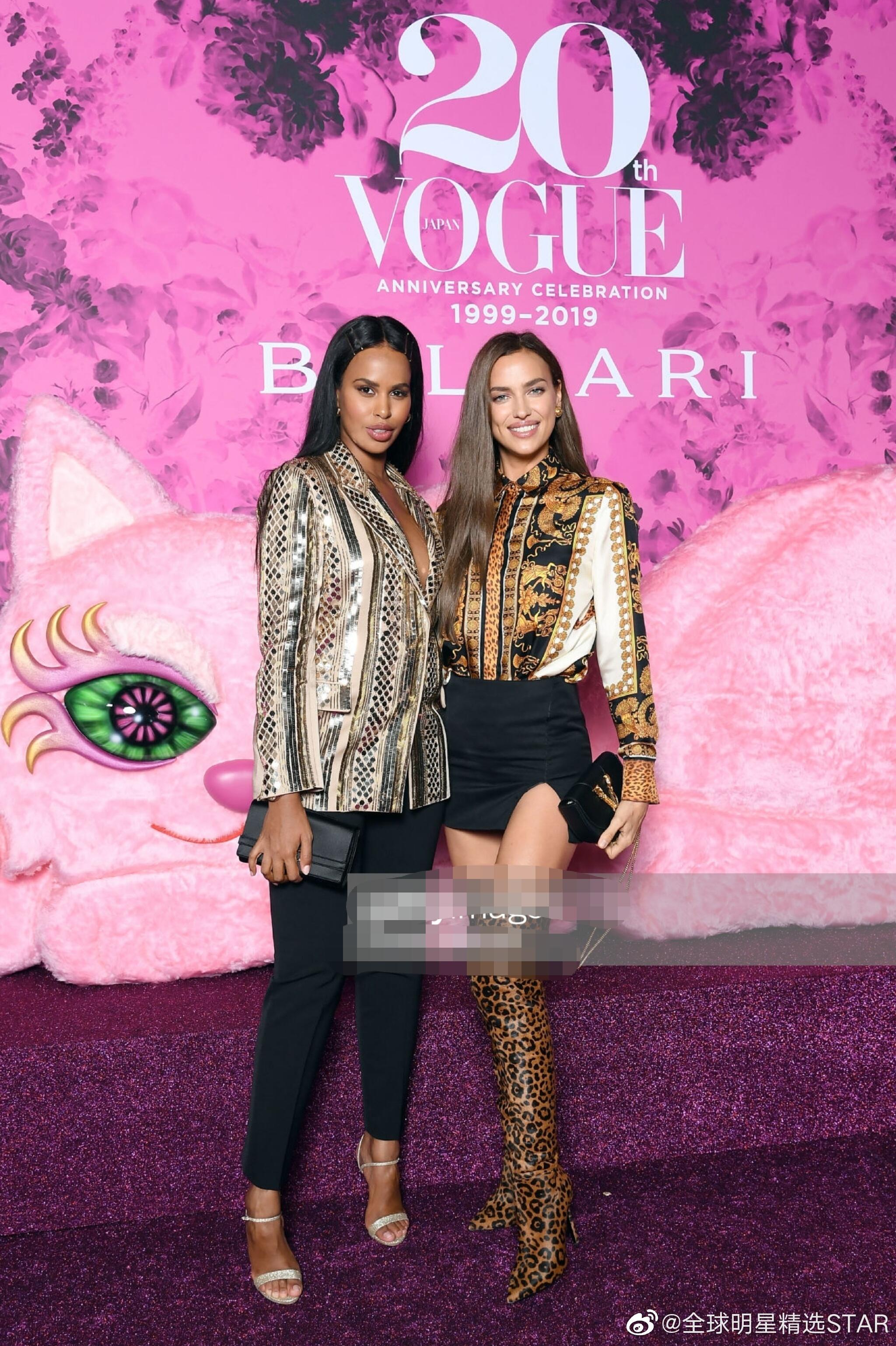 c罗前女友伊莉娜出席vogue周年庆,穿着豹纹长靴,野性十足