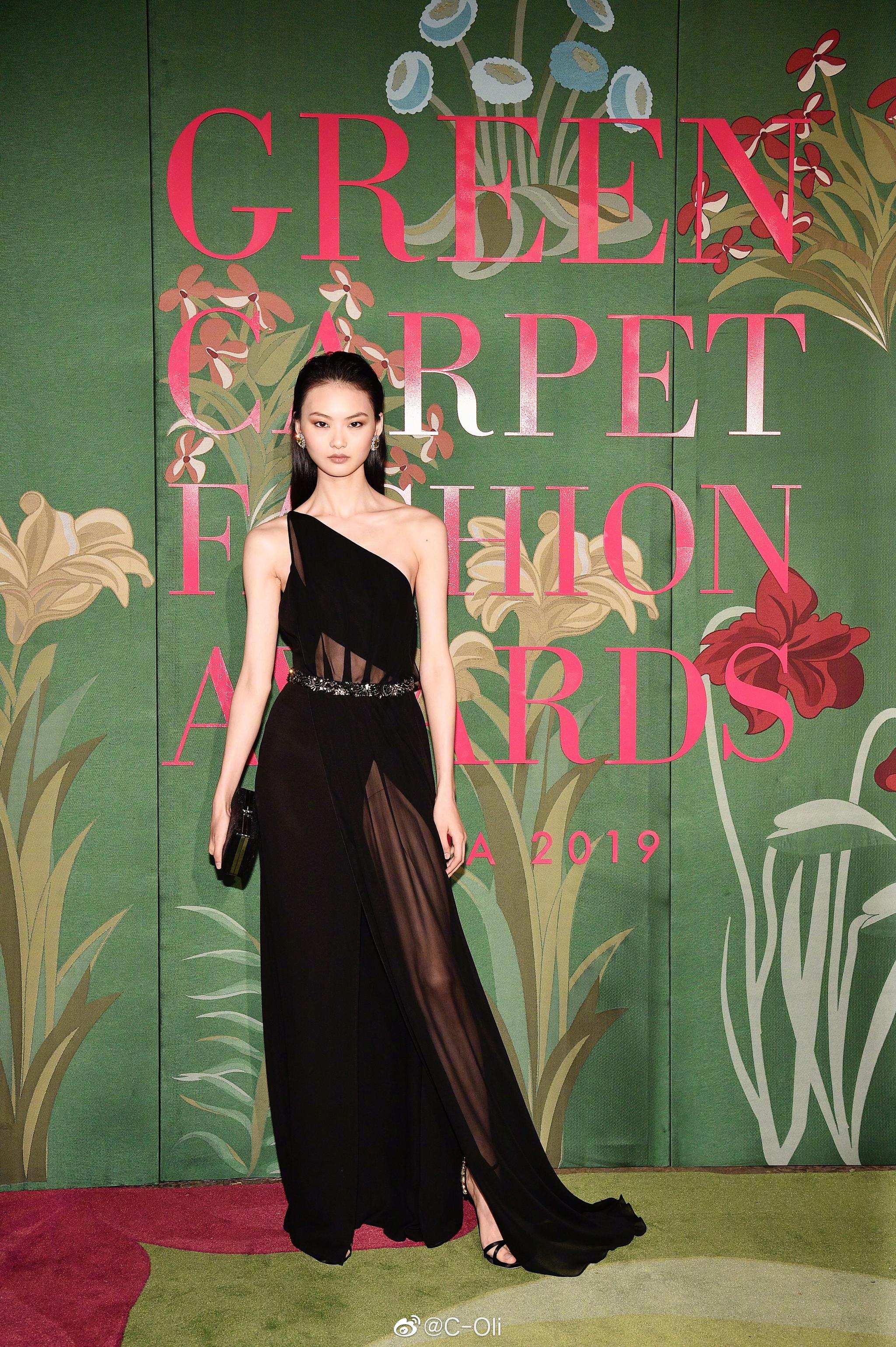 中国超模@贺聪hecong 受邀出席米兰时装周期间举办的green carpet fas