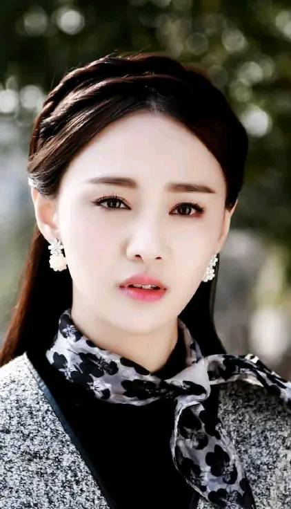 郑爽新剧《绝密者》将袭,与佟大为精彩合作,是否能够呈现经典