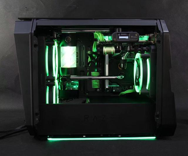 15万元的雷蛇水冷电脑主机鉴赏为桌面信仰打造独具匠心