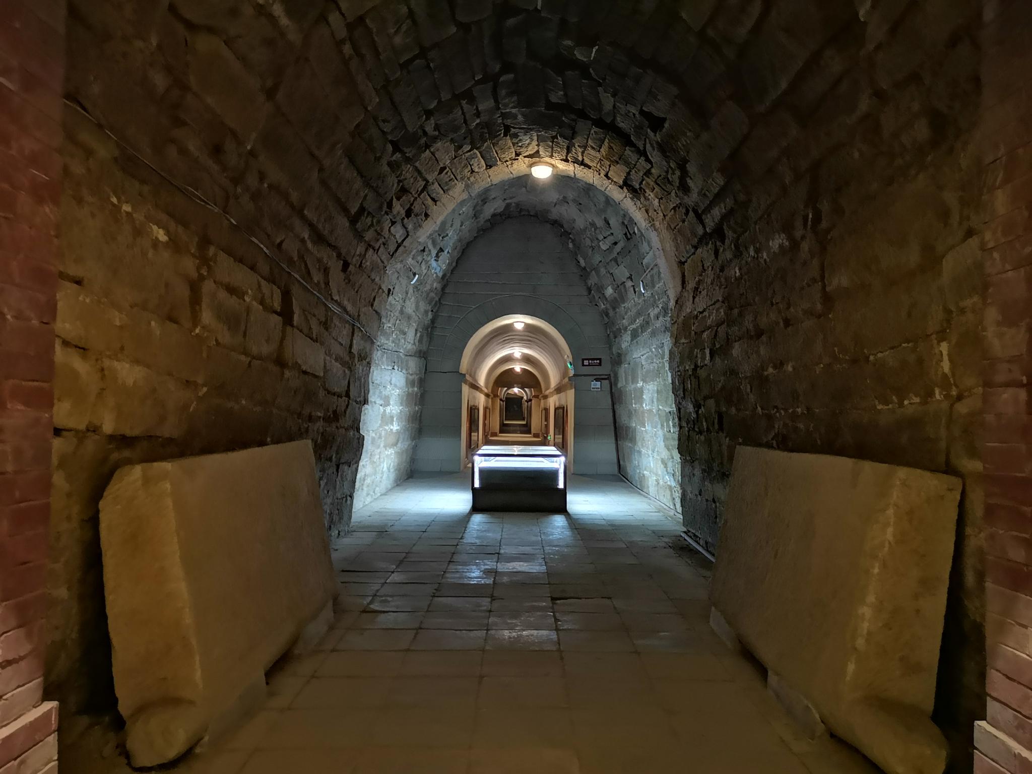 陕西宝鸡公元10世纪五代时期李茂贞墓仿造唐代帝陵修建的地宫