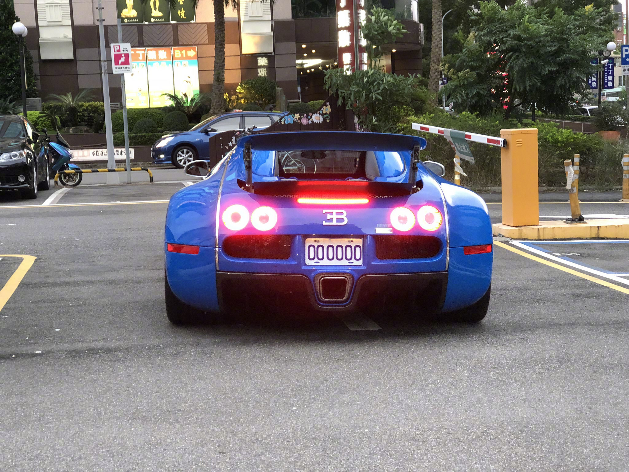 布加迪bugatti veyron,这就叫经典.