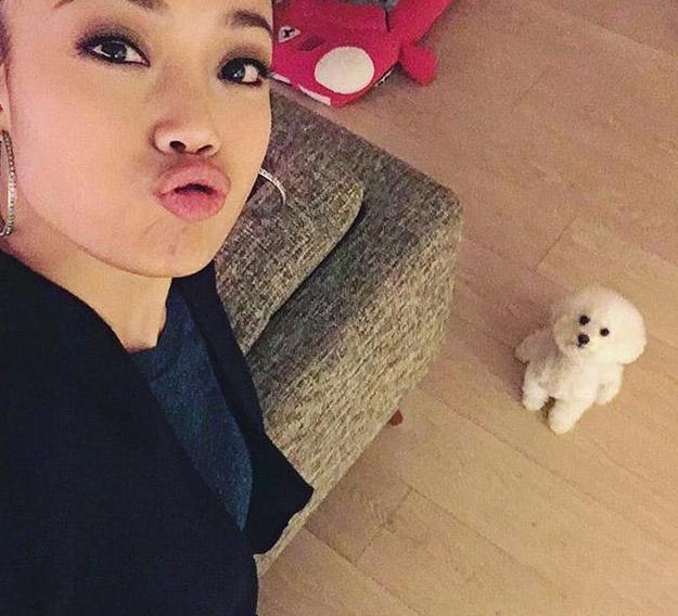 参观容祖儿在香港的豪宅,卧室外面就是花园,居住环境美得过分了休闲区蓝鸢梦想 - Www.slyday.coM 参观容祖儿在香港的豪宅,卧室外面就是花园,居住环境美得过分了休闲区蓝鸢梦想 - Www.slyday.coM