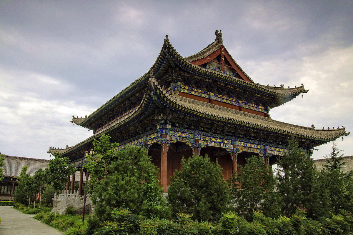 山西运城万荣县孤峰山西侧有个村落叫阎景村