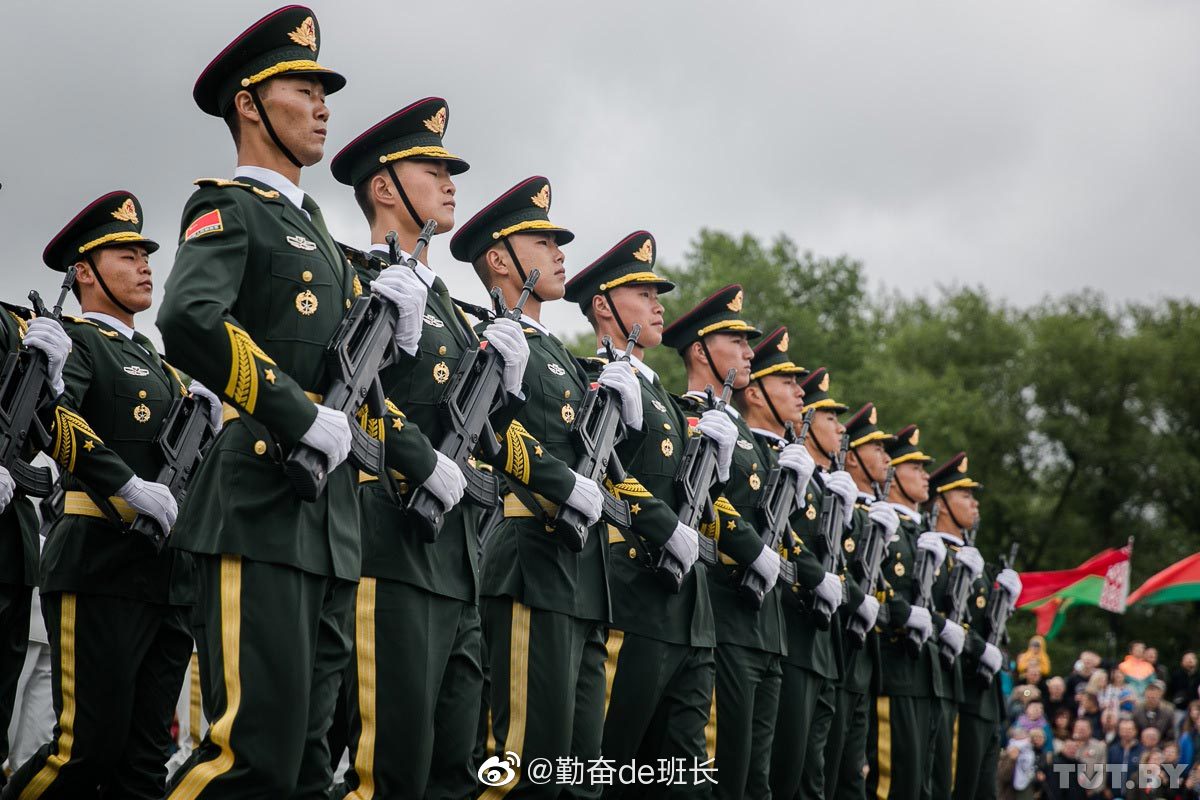 解放军三军仪仗队惊艳亮相白俄罗斯阅兵霸气威武