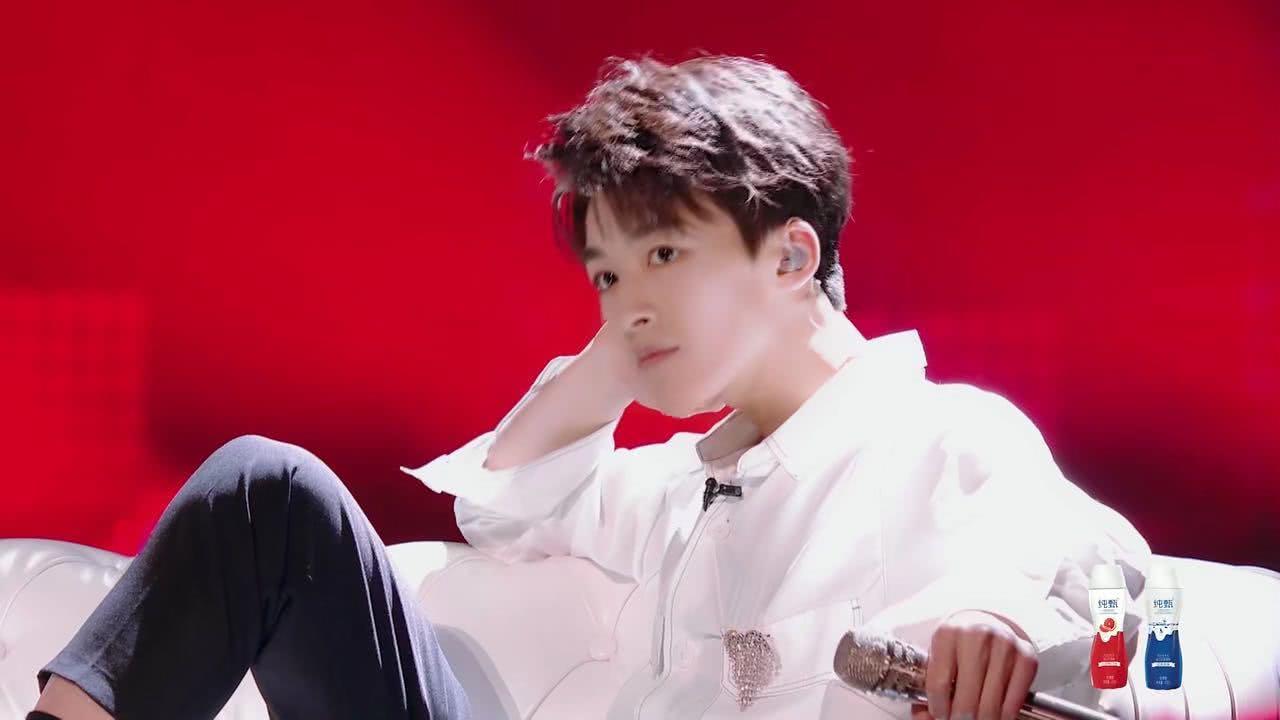 《创造营2019》周震南哭得太心疼,何洛洛的转型其实很man