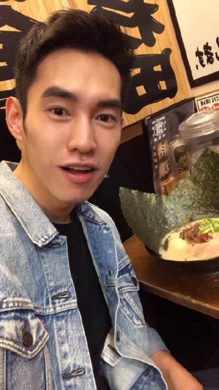 欧阳娜娜姐姐与演员张书豪恋情曝光?双双分手后同游巴厘岛