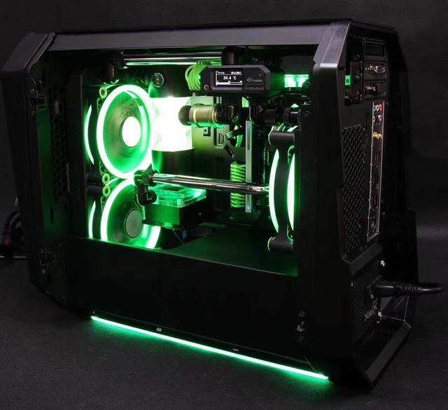 15万元的雷蛇水冷电脑主机鉴赏为桌面信仰打造独具匠心
