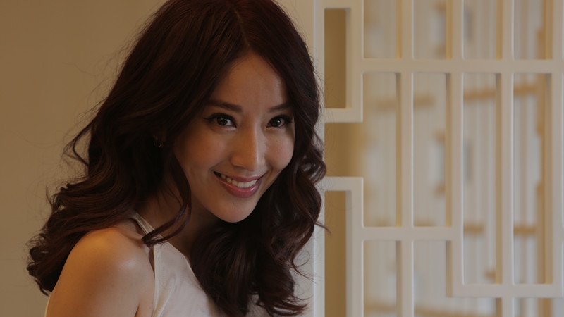 她曾是宅男女神,35岁嫁大3岁富豪,38岁已是3个孩子的妈妈