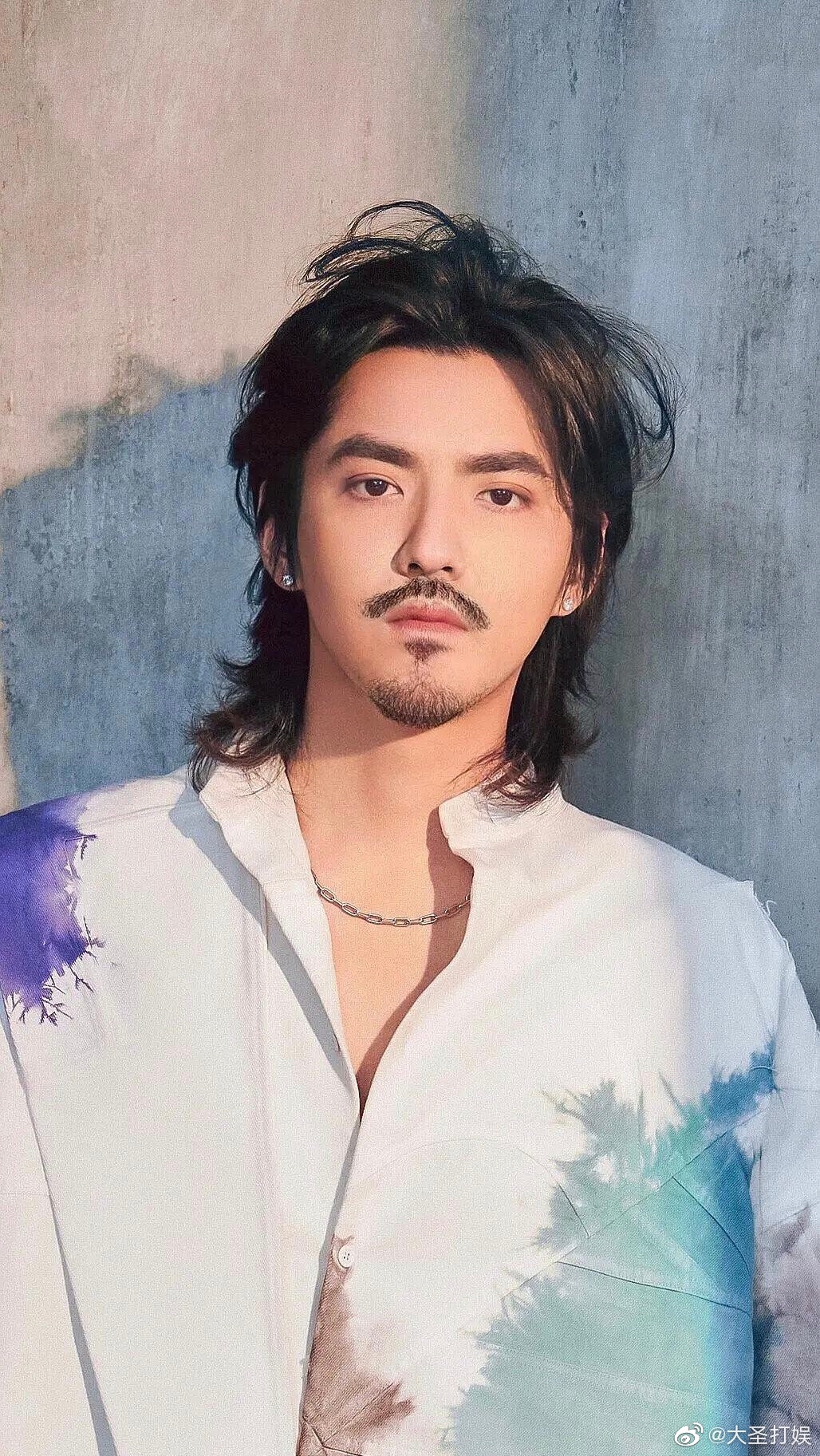 当男明星爱豆有胡子:杨洋,邓伦,李易峰,朱一龙,鹿晗,吴亦凡,李现