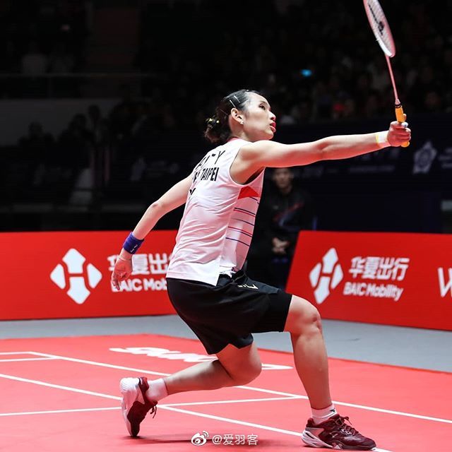 奥原希望21-14,21-12因达农_高清图集_新浪网