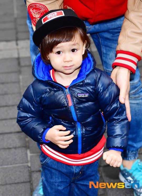 《超人回来了》sam,威廉,本特利今日在明洞出席new err的品牌活动