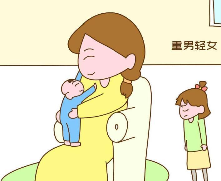 重男轻女有多可怕吃弟弟凉皮被骂5个月大的女婴被爸爸扎