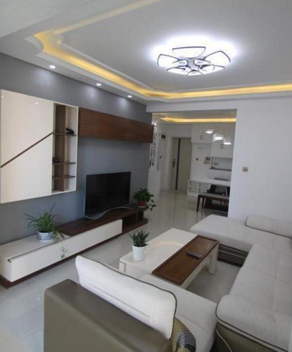 79平房只花30万装修,"跑马灯"式的吊顶,电视墙上的柜子超隐秘