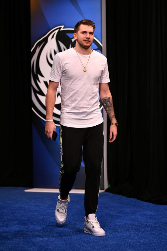 怕被交易东契奇社交媒体狂刷存在感全程键盘侠