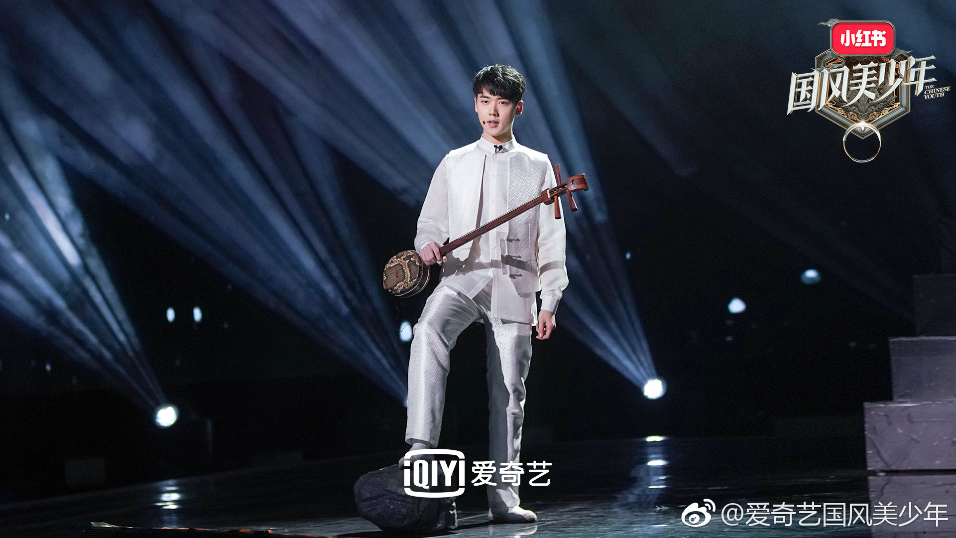 @刘丰Music 告诉大家|刘丰|三弦|霍尊_新浪新闻