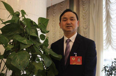 朱小发,又名朱历军,生于1971年1月,陕西西乡桥房村人