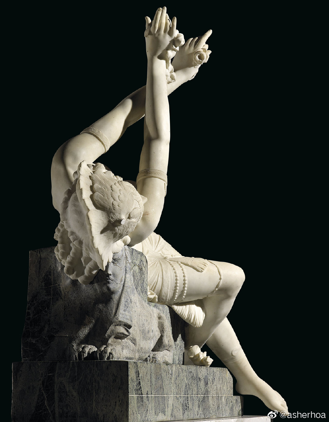 意大利雕塑家danilo cervietti的大理石作品《伊西斯的女祭司》