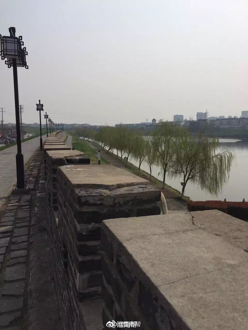 寿县古城墙位于安徽省淮南市,淮河南岸,依八公山|寿县古城墙|八公山|城墙_新浪新闻
